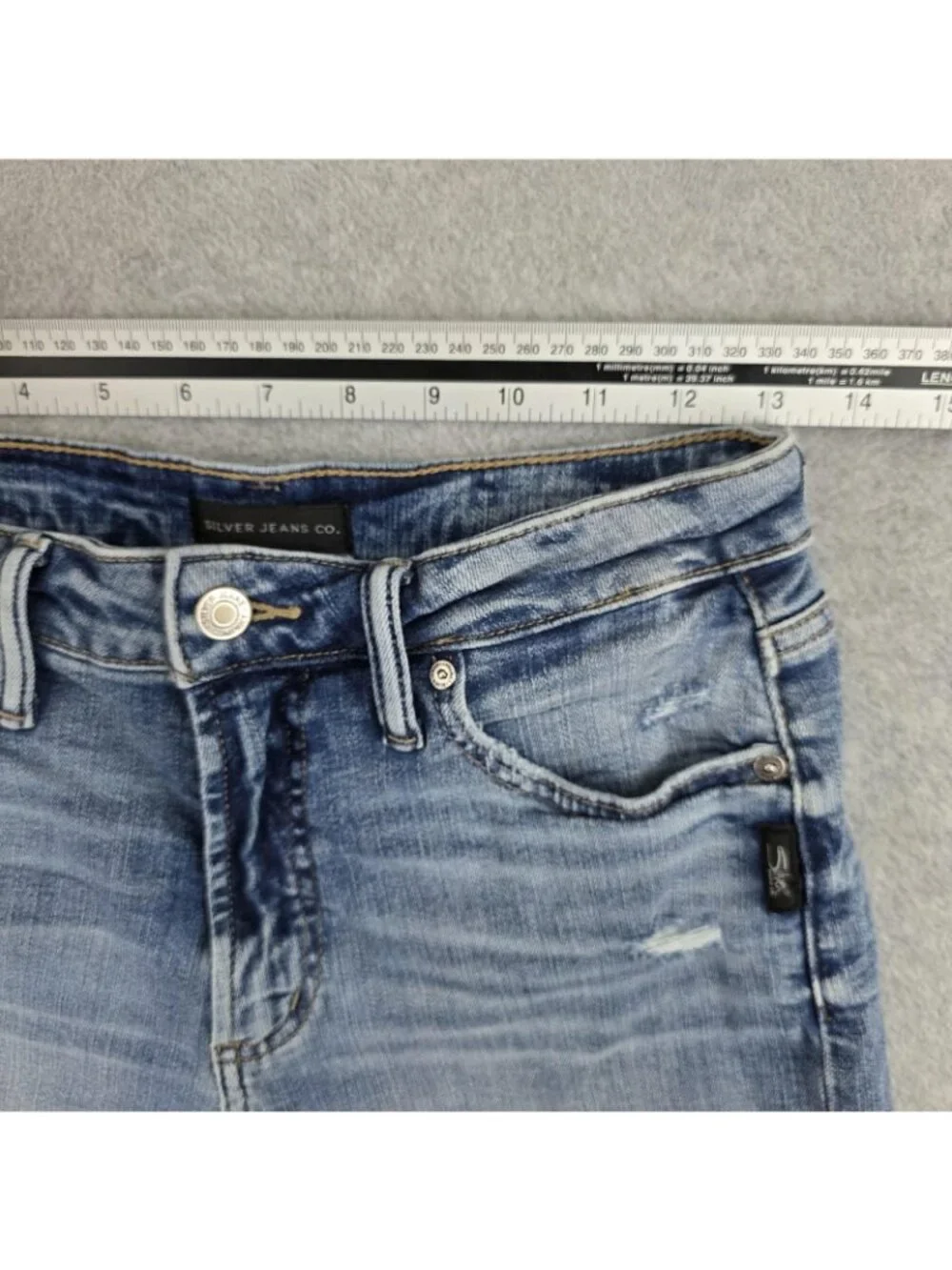 Silver Jeans Sure Thing Long Shorts Womens 27 Blue Distressed Frayed Denim